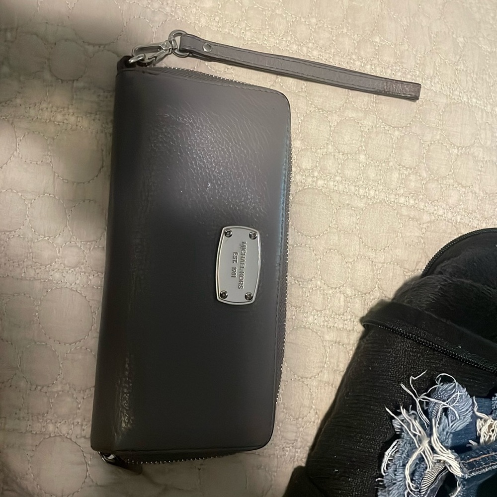 Michael kors gray wallet